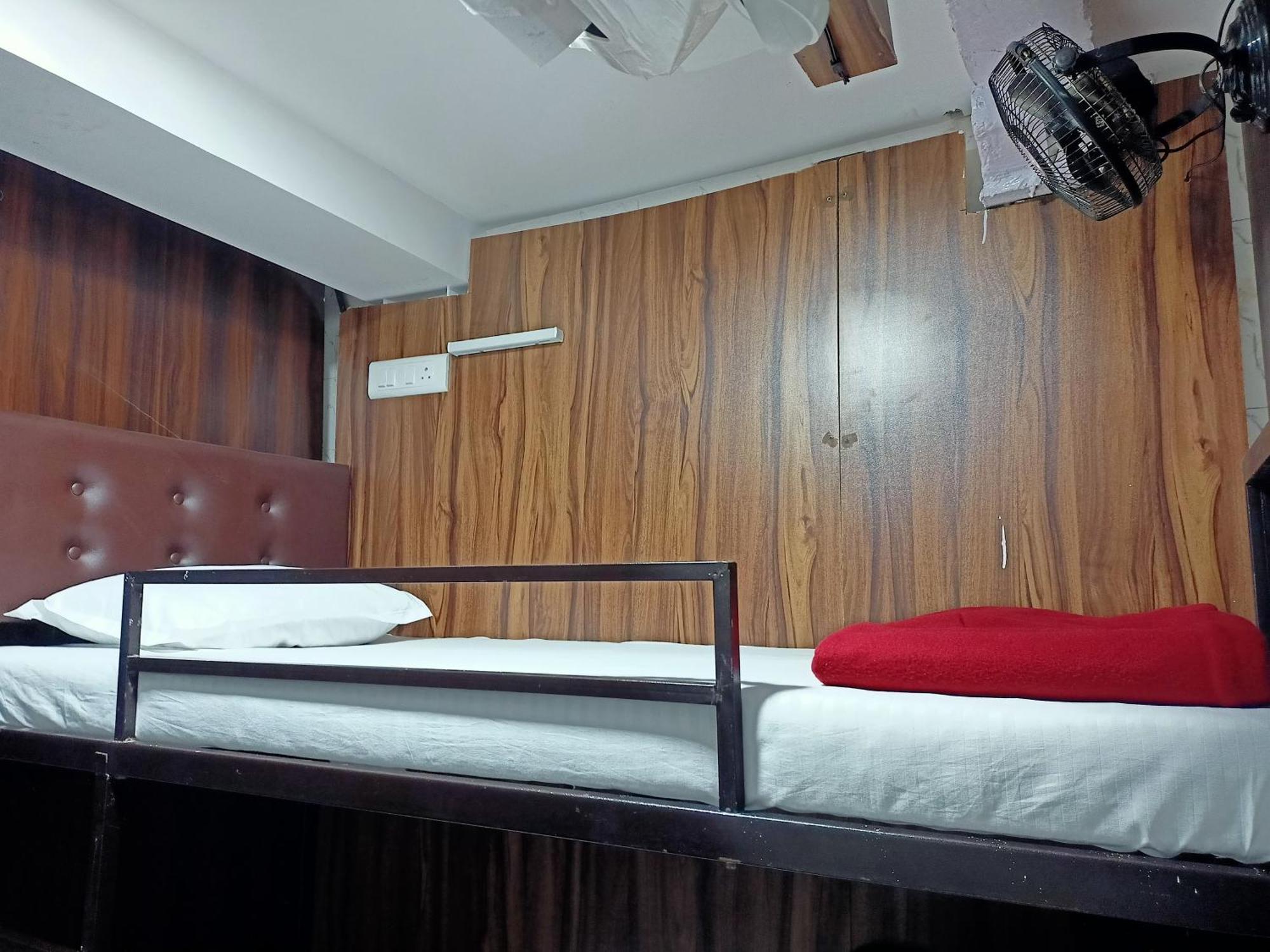 Hotel Golden View Dormitory Bombay Esterno foto