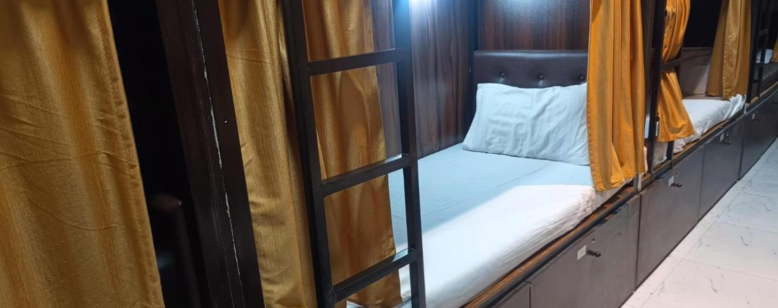 Hotel Golden View Dormitory Bombay Esterno foto