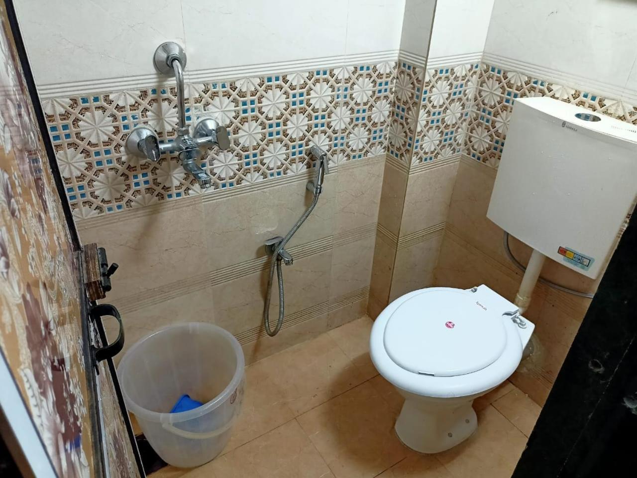 Hotel Golden View Dormitory Bombay Esterno foto