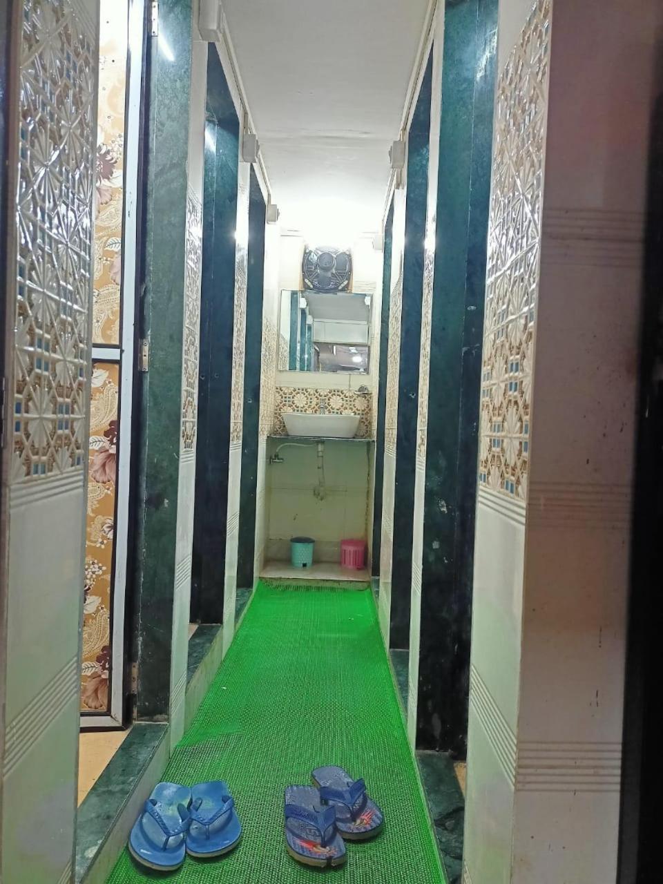 Hotel Golden View Dormitory Bombay Esterno foto