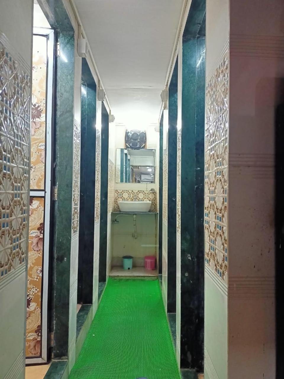 Hotel Golden View Dormitory Bombay Esterno foto