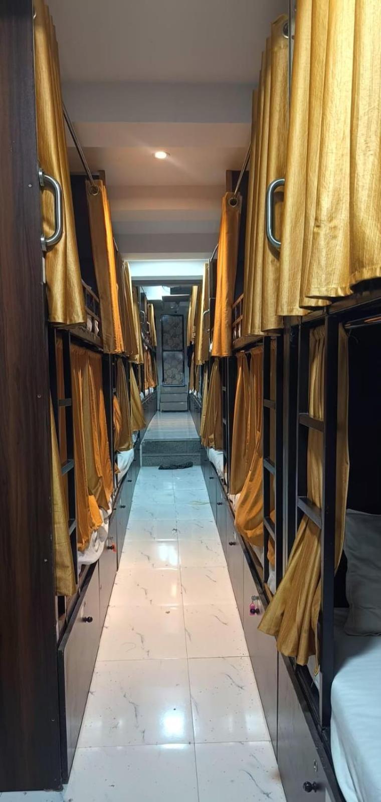 Hotel Golden View Dormitory Bombay Esterno foto