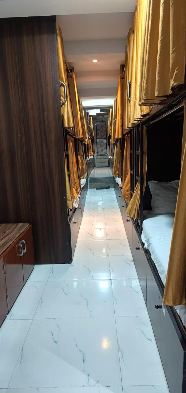 Hotel Golden View Dormitory Bombay Esterno foto